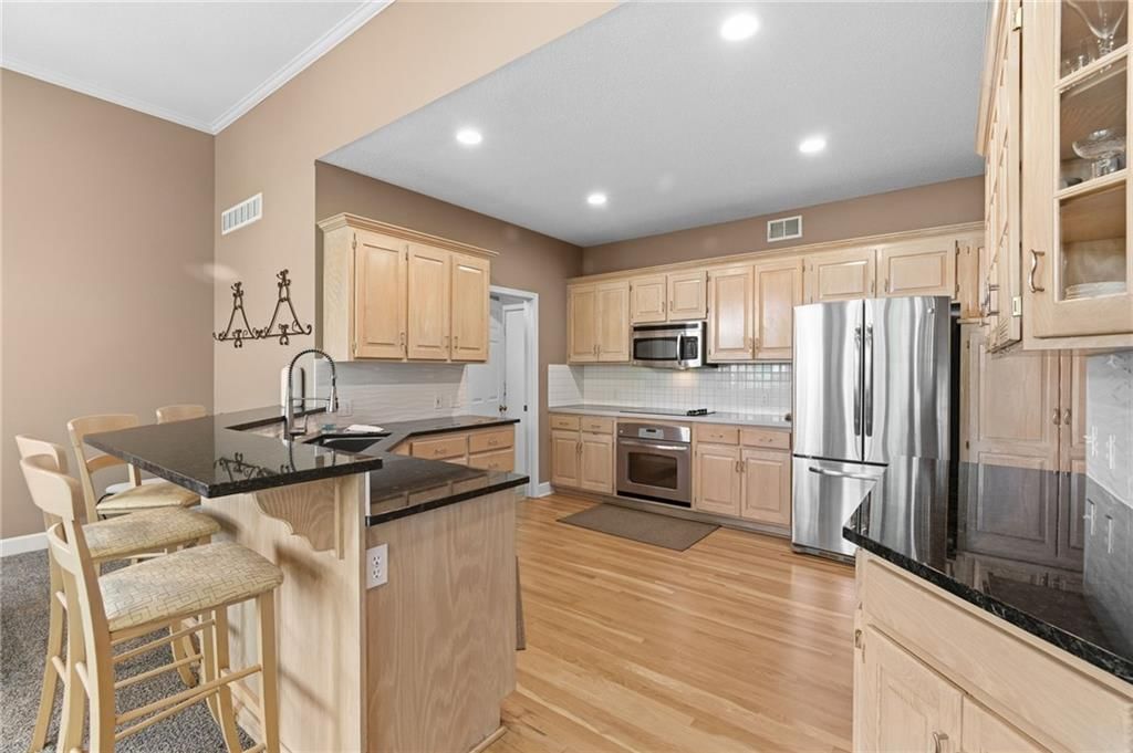 5733 N Pointe Terrace — photo 14