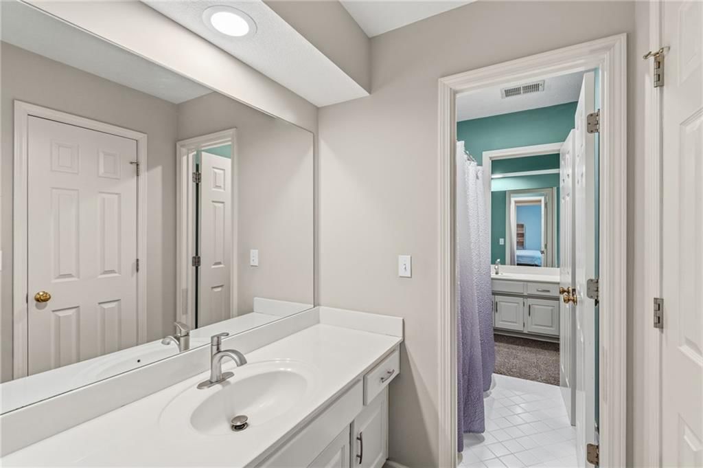 5733 N Pointe Terrace — photo 28