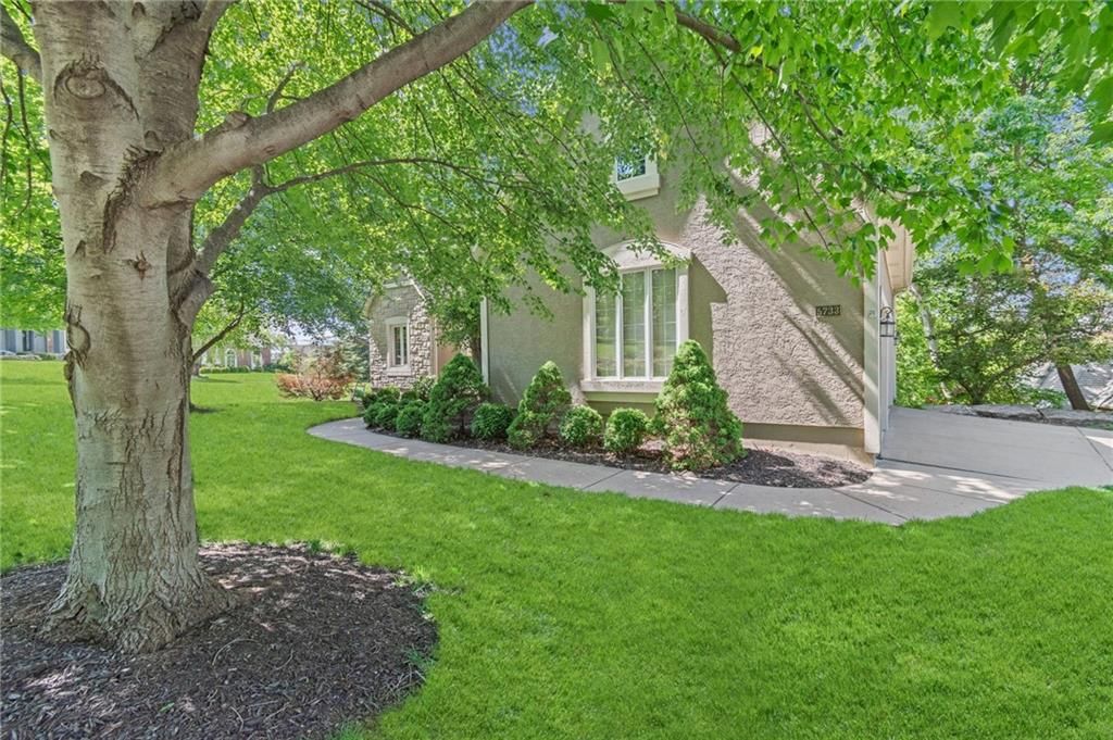 5733 N Pointe Terrace — photo 37