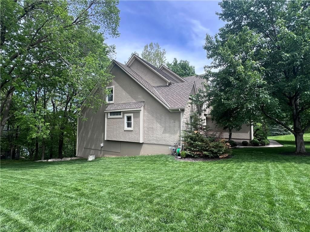 5733 N Pointe Terrace — photo 38