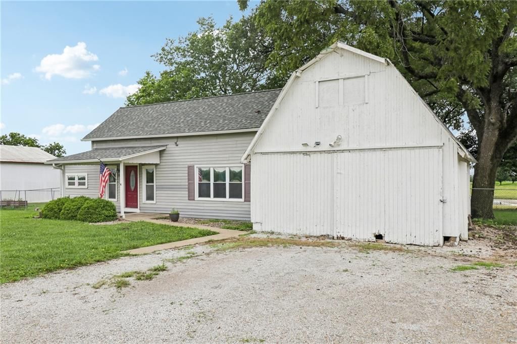 307 E 1100 Road — photo 3