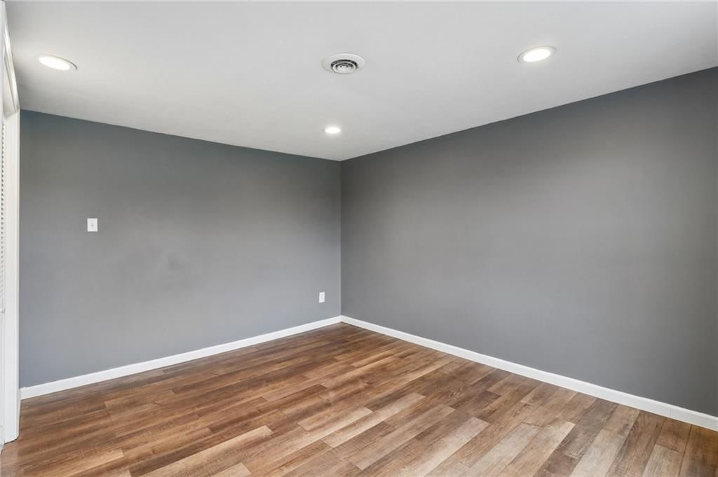 307 E 1100 Road — photo 15