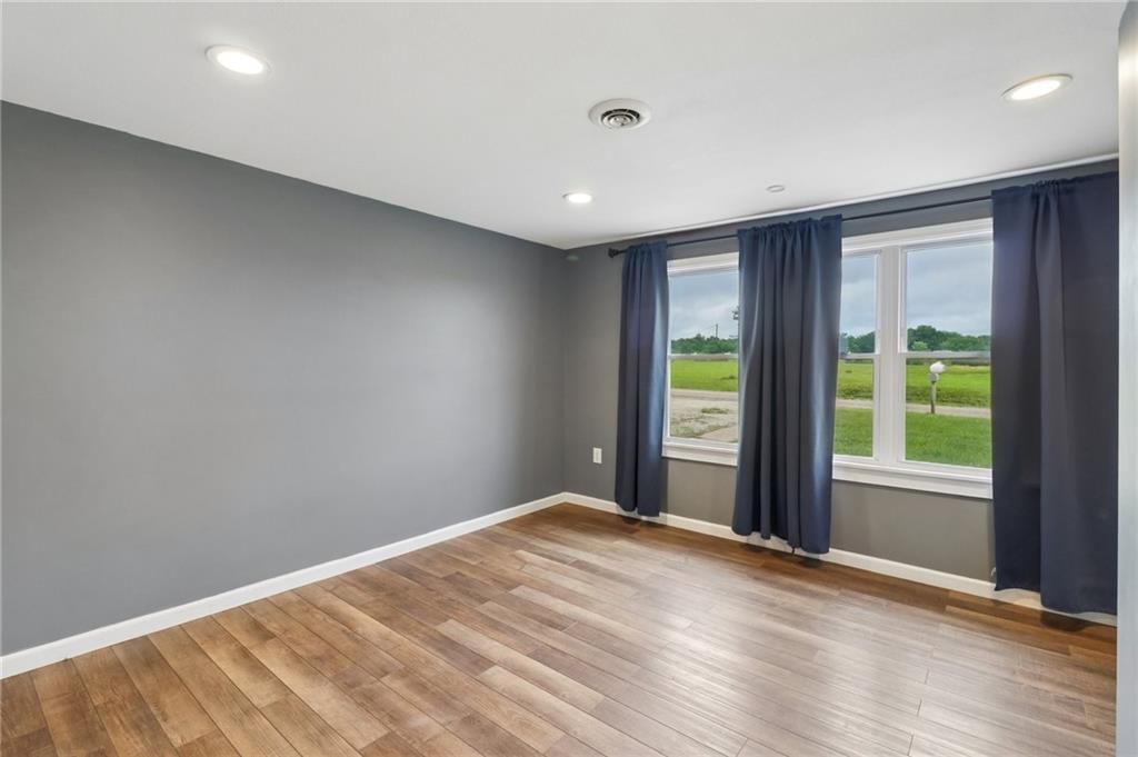 307 E 1100 Road — photo 18