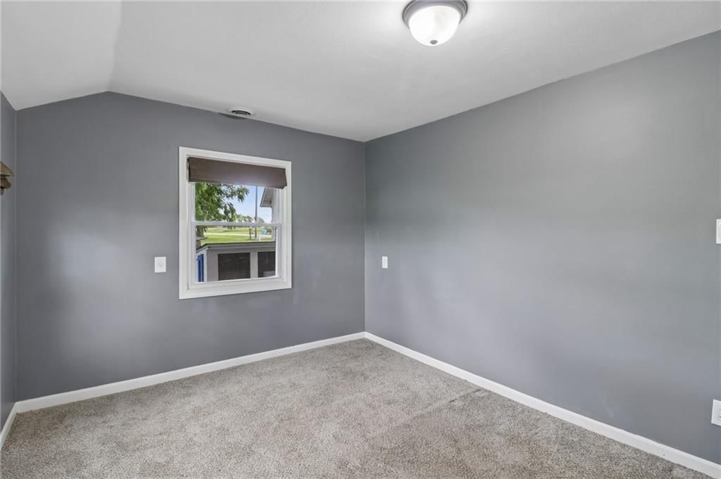 307 E 1100 Road — photo 22