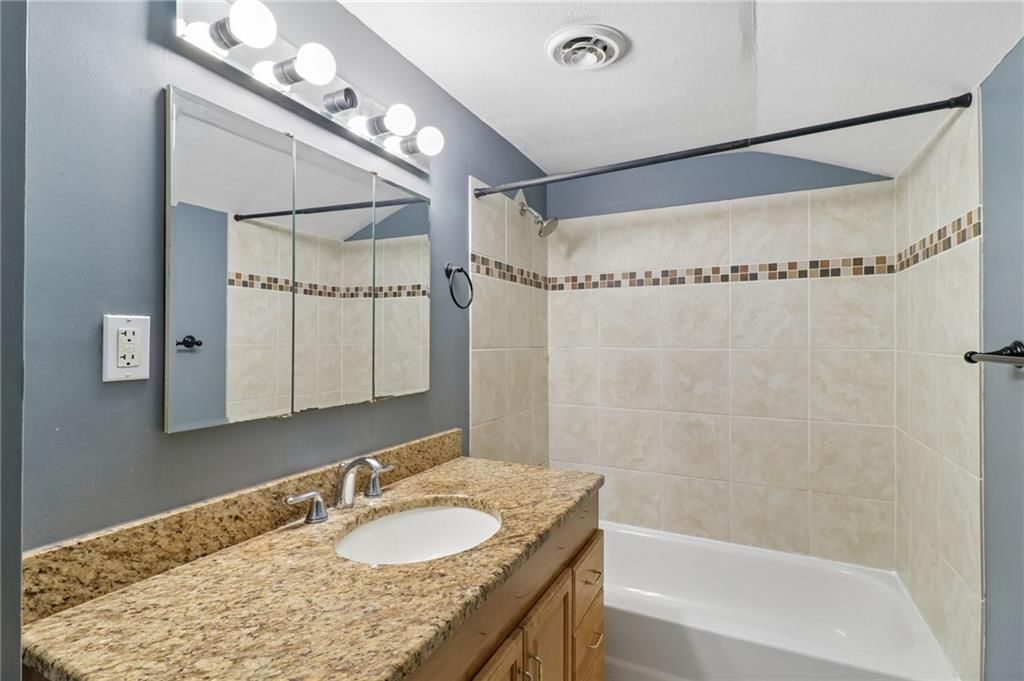 307 E 1100 Road — photo 23