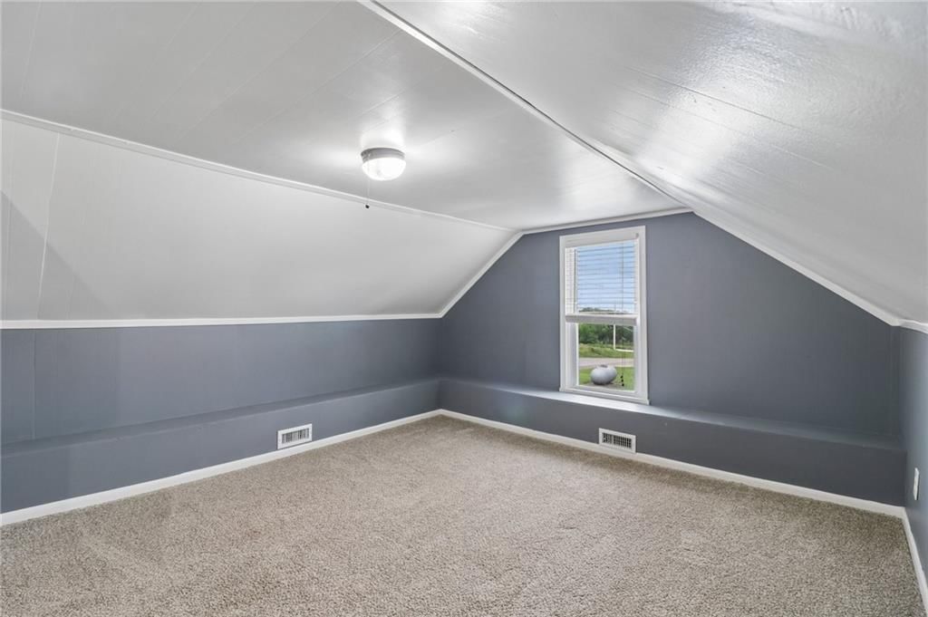 307 E 1100 Road — photo 24