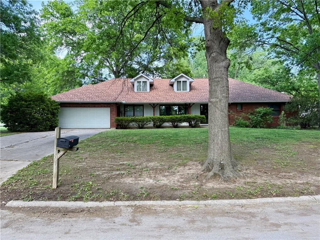 538 Lindley Drive — photo 2