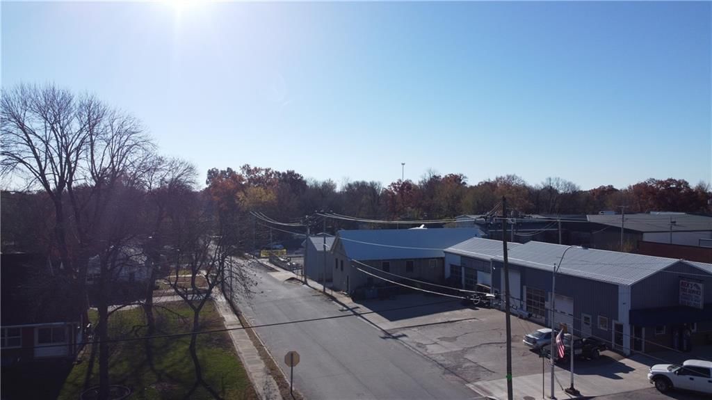 123 N Main Street — photo 2