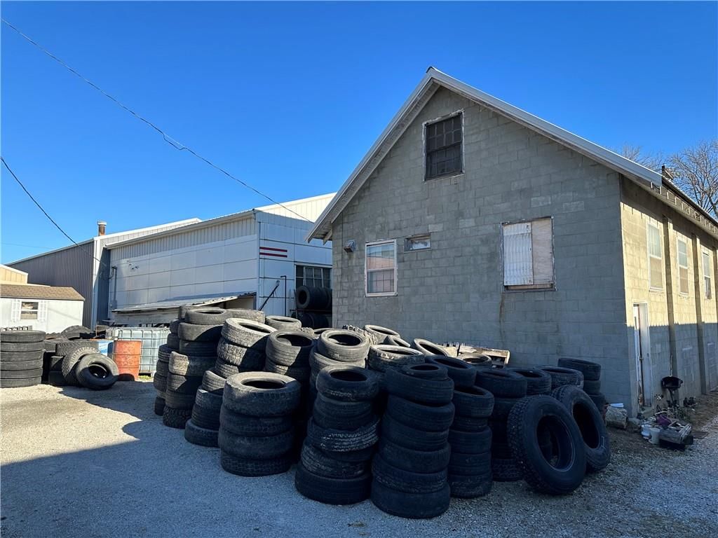 123 N Main Street — photo 4