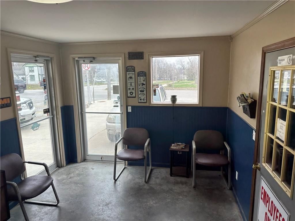 123 N Main Street — photo 6
