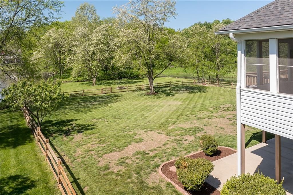 128 Lakeview Drive — photo 3