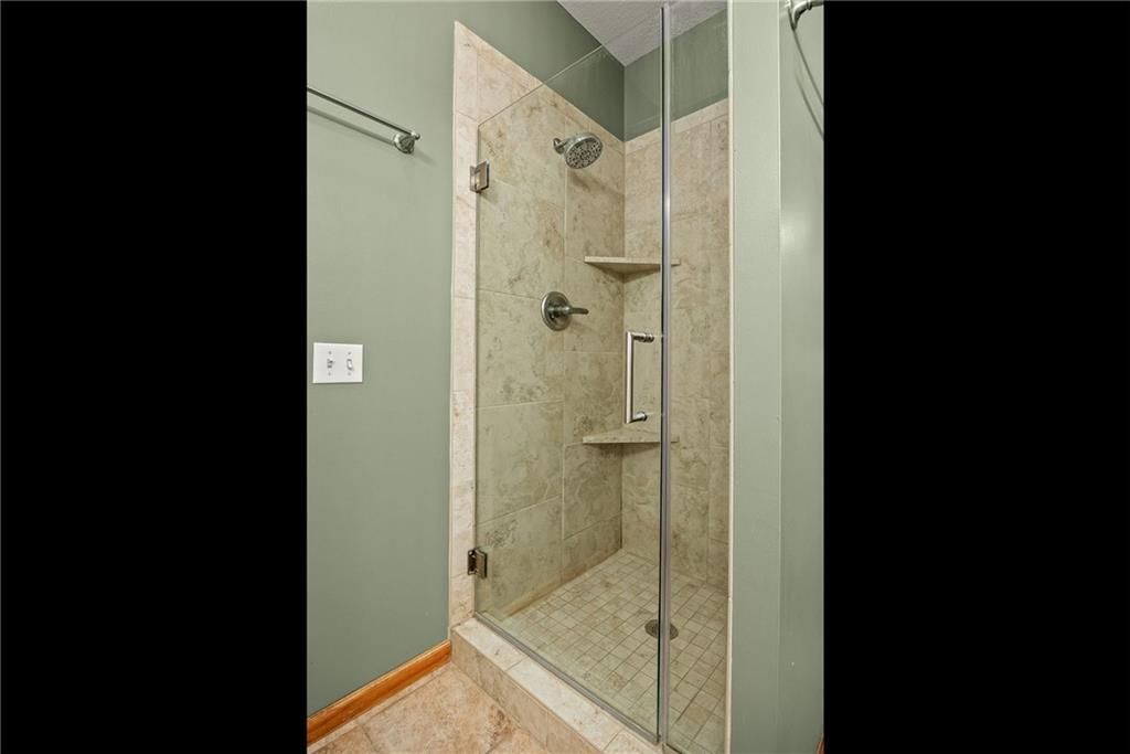 128 Lakeview Drive — photo 24