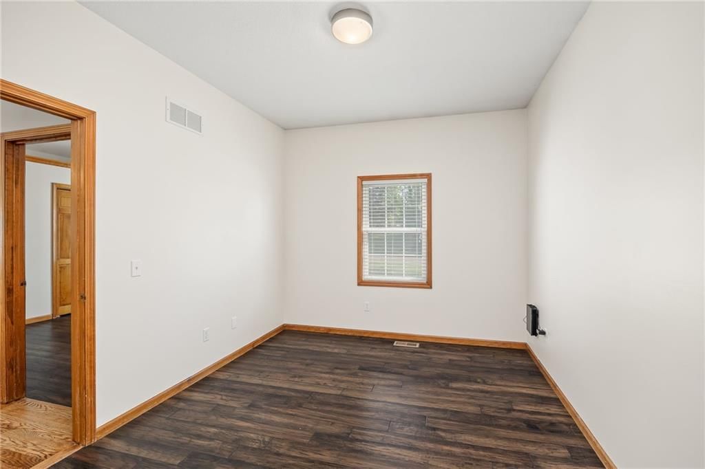 128 Lakeview Drive — photo 27
