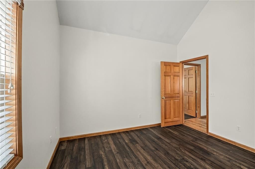 128 Lakeview Drive — photo 30