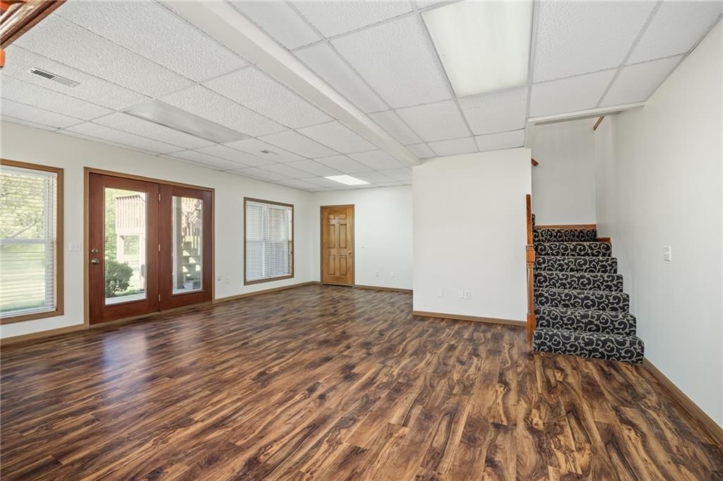 128 Lakeview Drive — photo 31