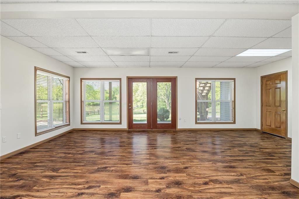 128 Lakeview Drive — photo 32
