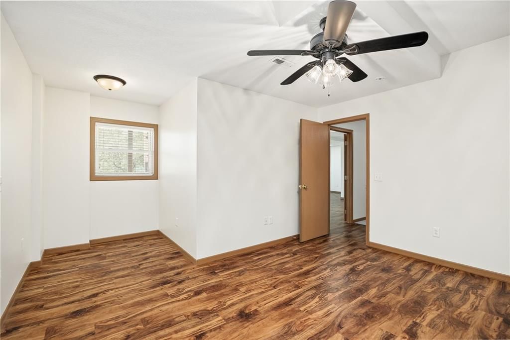 128 Lakeview Drive — photo 36