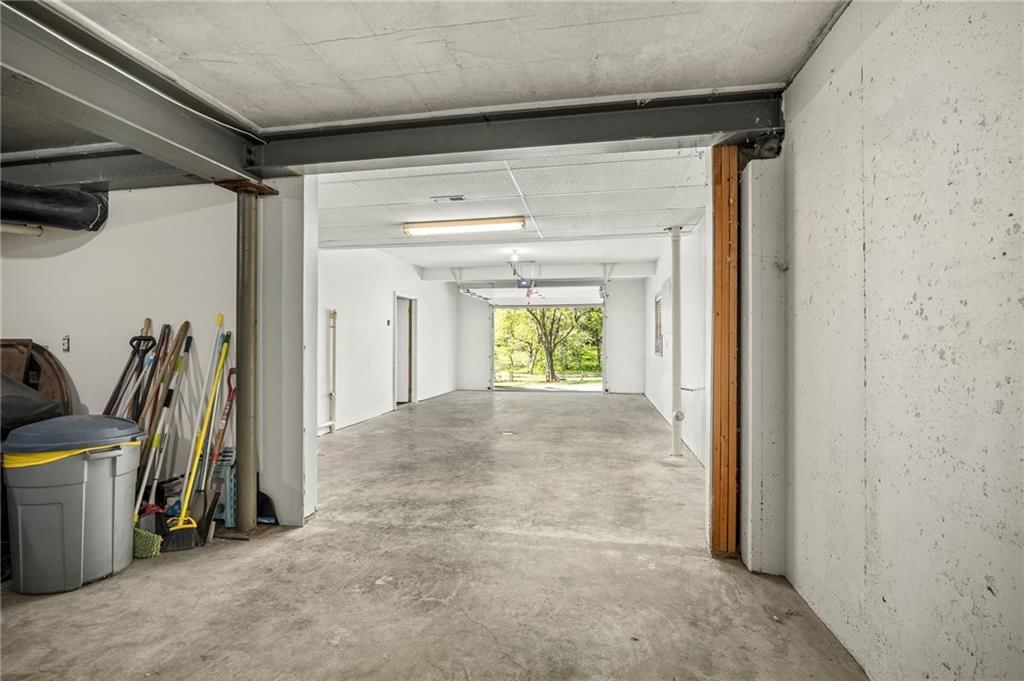 128 Lakeview Drive — photo 41
