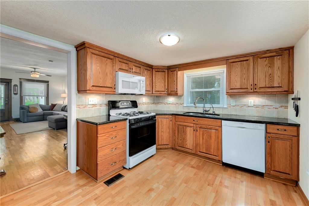 8917 W 51st Street — photo 5