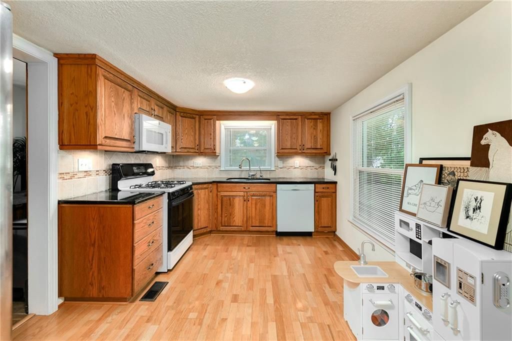 8917 W 51st Street — photo 6