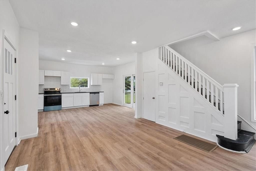 125 S Cambell Street — photo 13