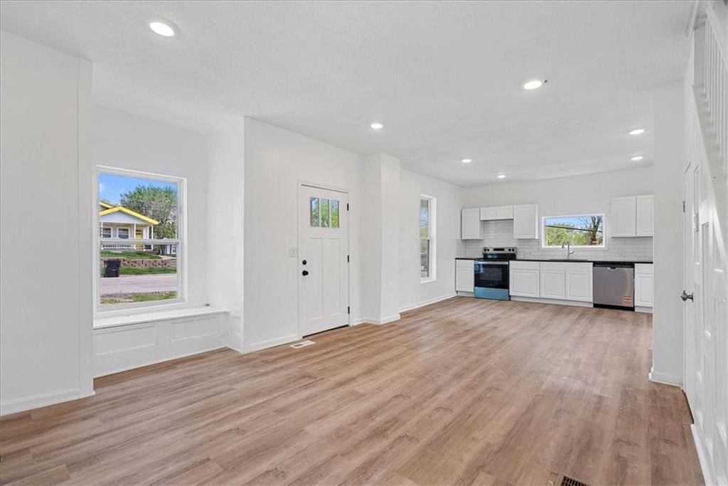 125 S Cambell Street — photo 22