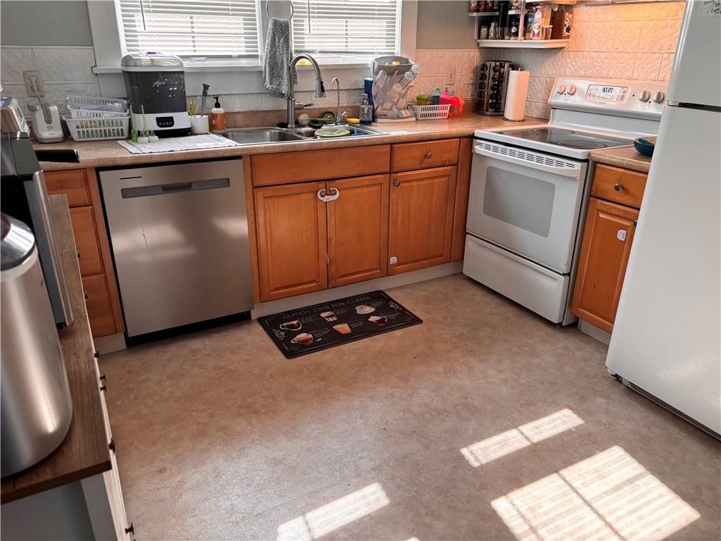 520 W Martin Street — photo 3