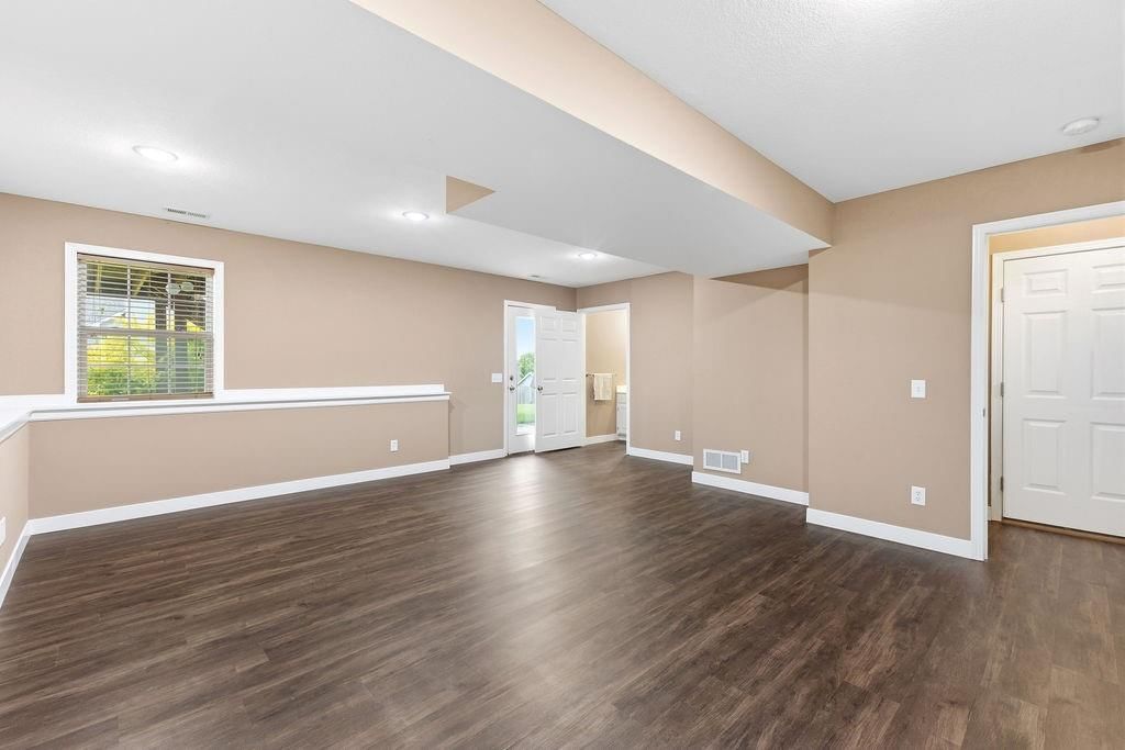502 Alexandria Court — photo 27