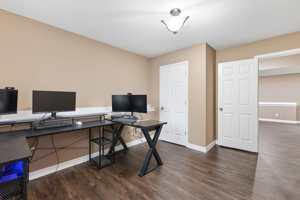 502 Alexandria Court — photo 31