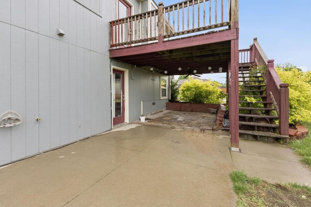 502 Alexandria Court — photo 34