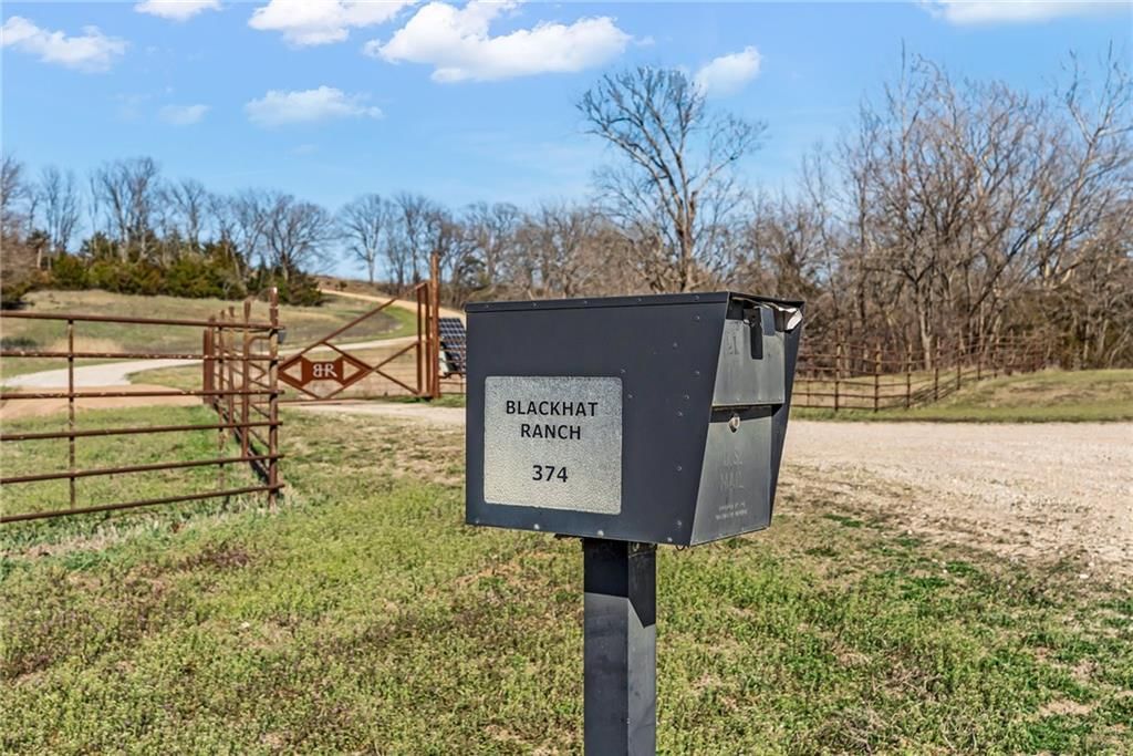 374 N 750 & 5 Parcels Road — photo 3