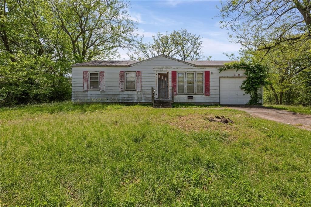 1729 Lockhart Lane — photo 2