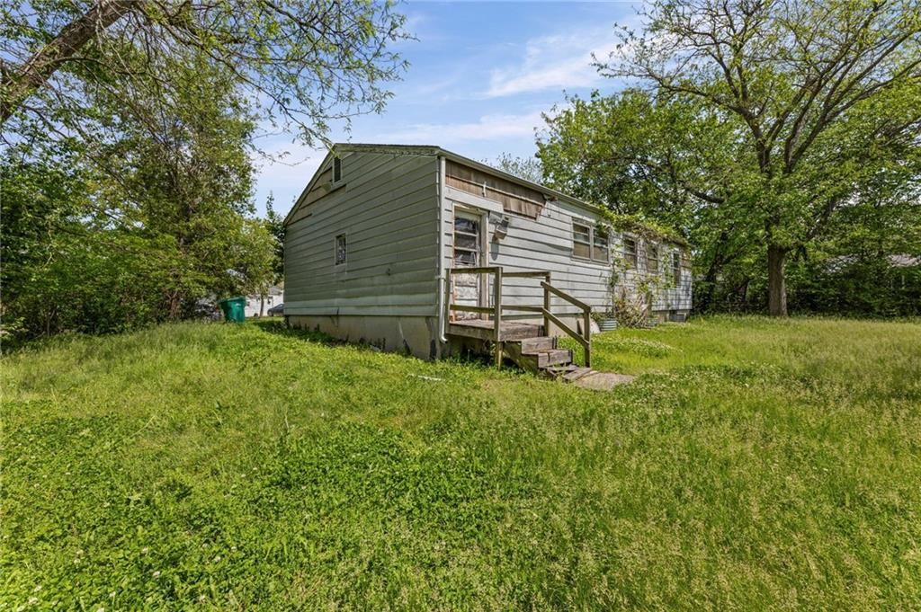 1729 Lockhart Lane — photo 4