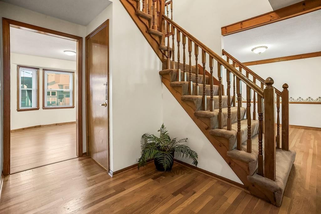 639 NE Bordner Drive — photo 3