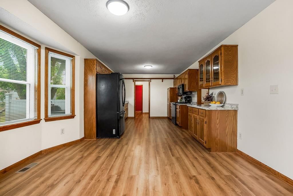 639 NE Bordner Drive — photo 8