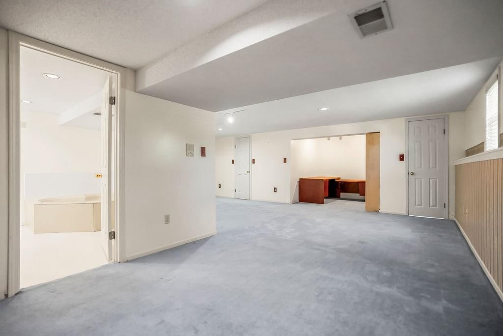 639 NE Bordner Drive — photo 31