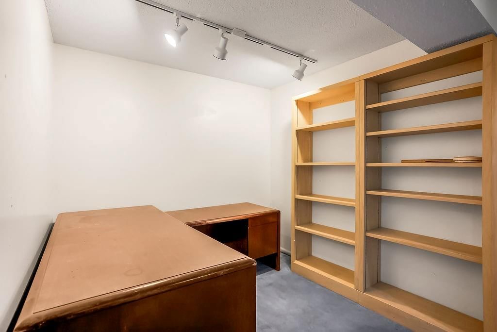 639 NE Bordner Drive — photo 33