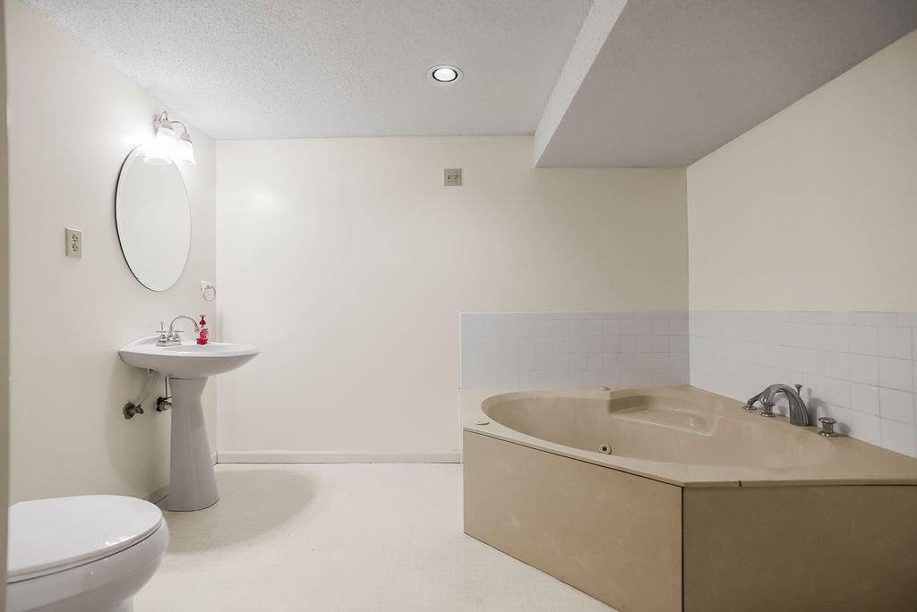 639 NE Bordner Drive — photo 35