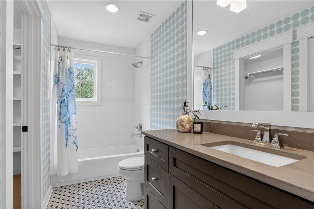 2807 W 50th Terrace — photo 29
