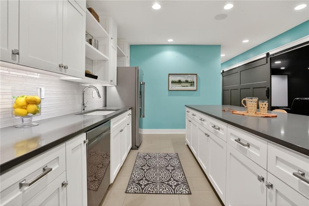 2807 W 50th Terrace — photo 40