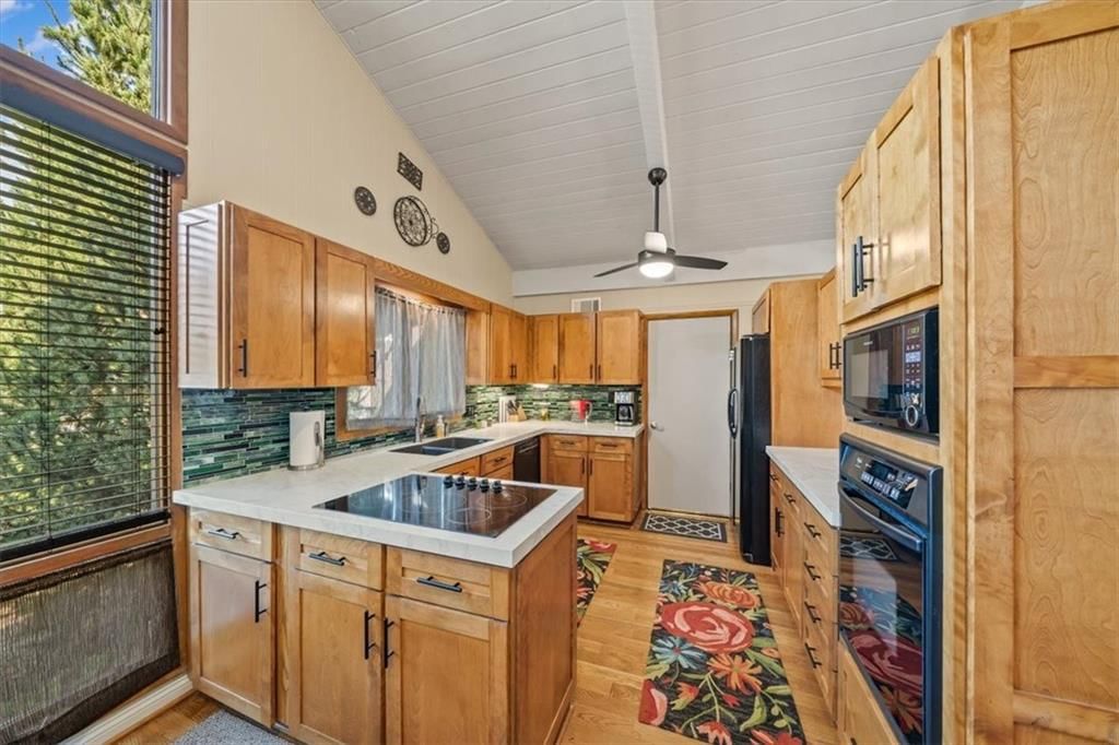 9601 Lee Boulevard — photo 11