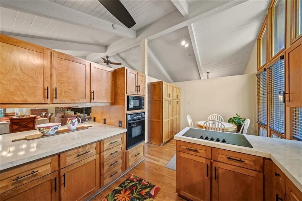 9601 Lee Boulevard — photo 12