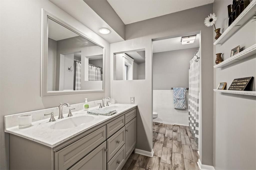 9601 Lee Boulevard — photo 15
