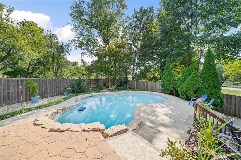 9601 Lee Boulevard — photo 36