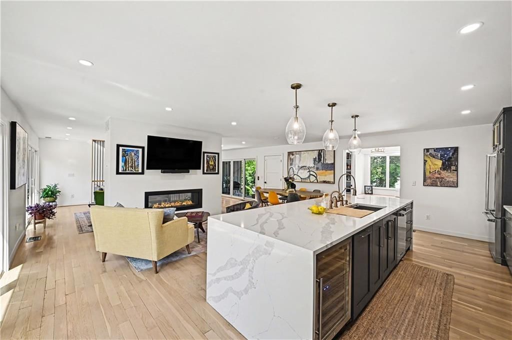 245 W 61st Street — photo 10