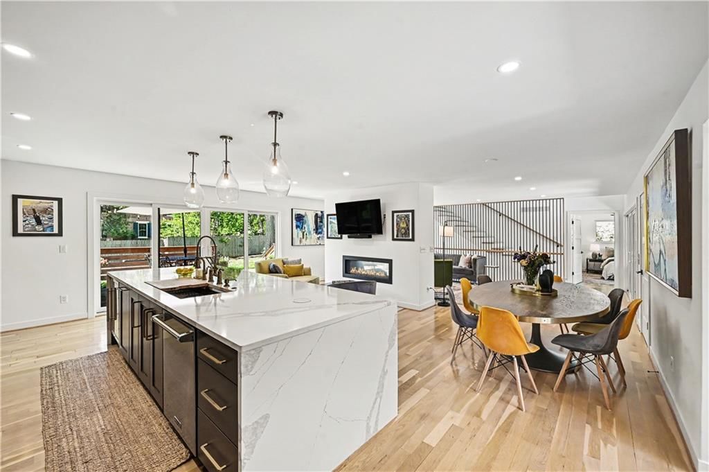 245 W 61st Street — photo 14