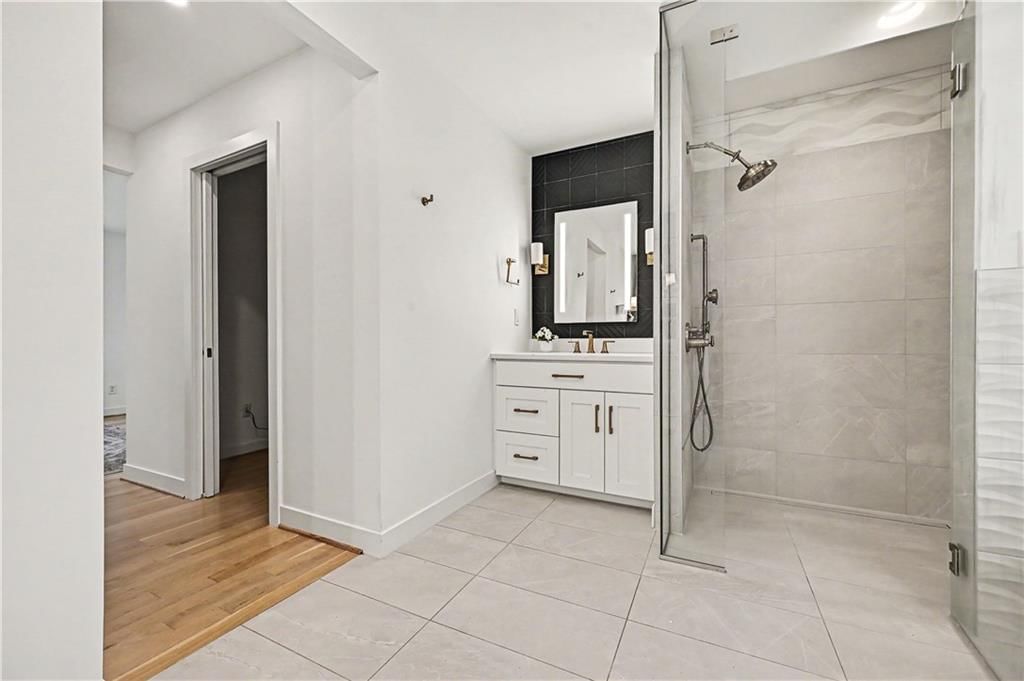 245 W 61st Street — photo 18