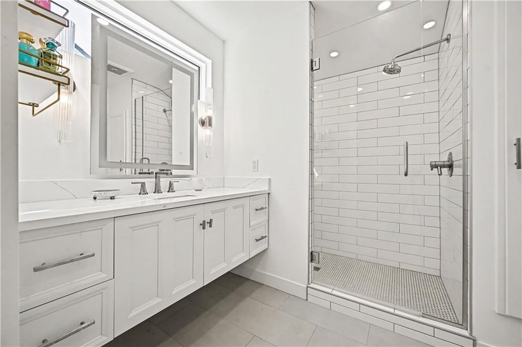 245 W 61st Street — photo 22