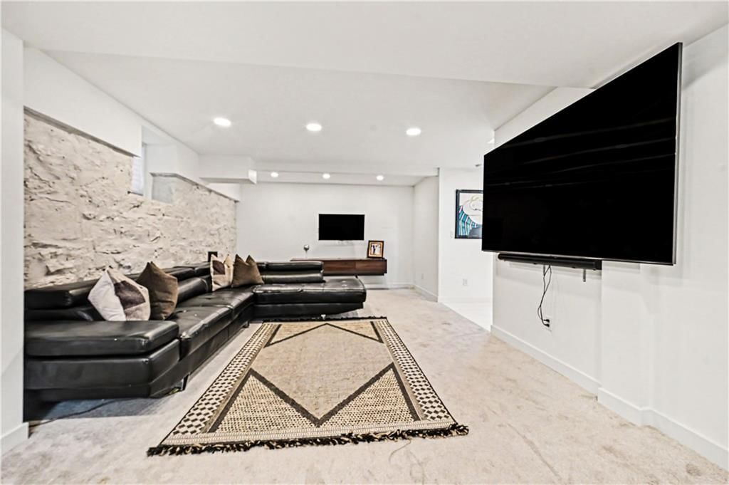245 W 61st Street — photo 30