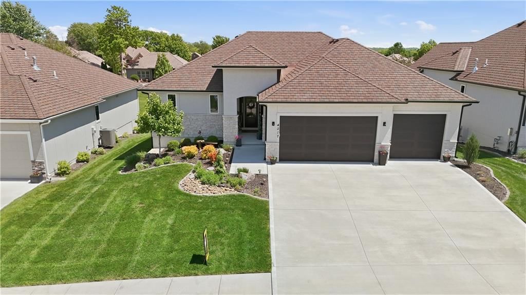 4217 NE Overbrook Drive, Lee's Summit, MO